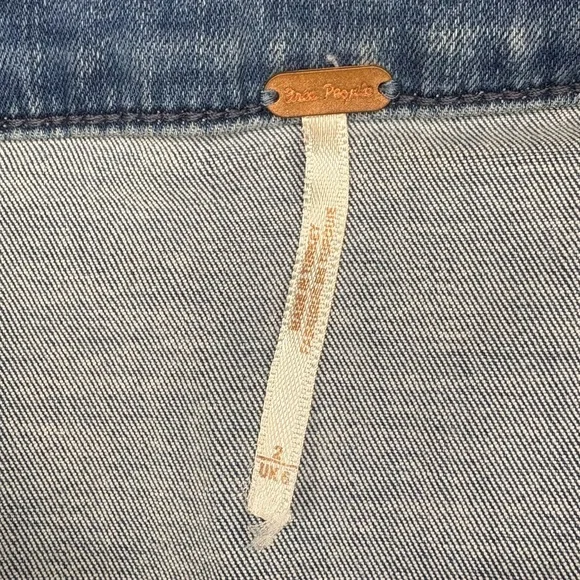Free People Little Daisies Denim Mini Skirt size 2 - Picture 6 of 11